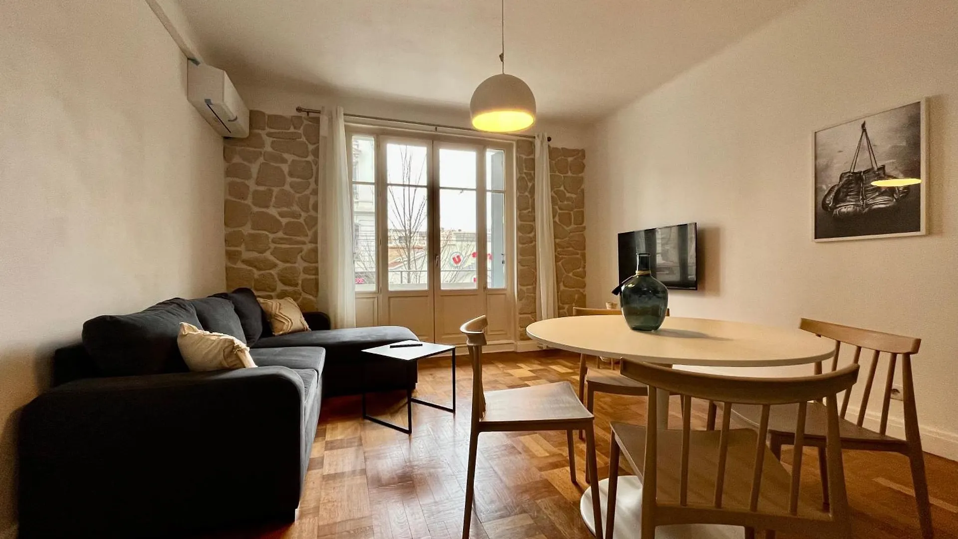 Suite Corneille location